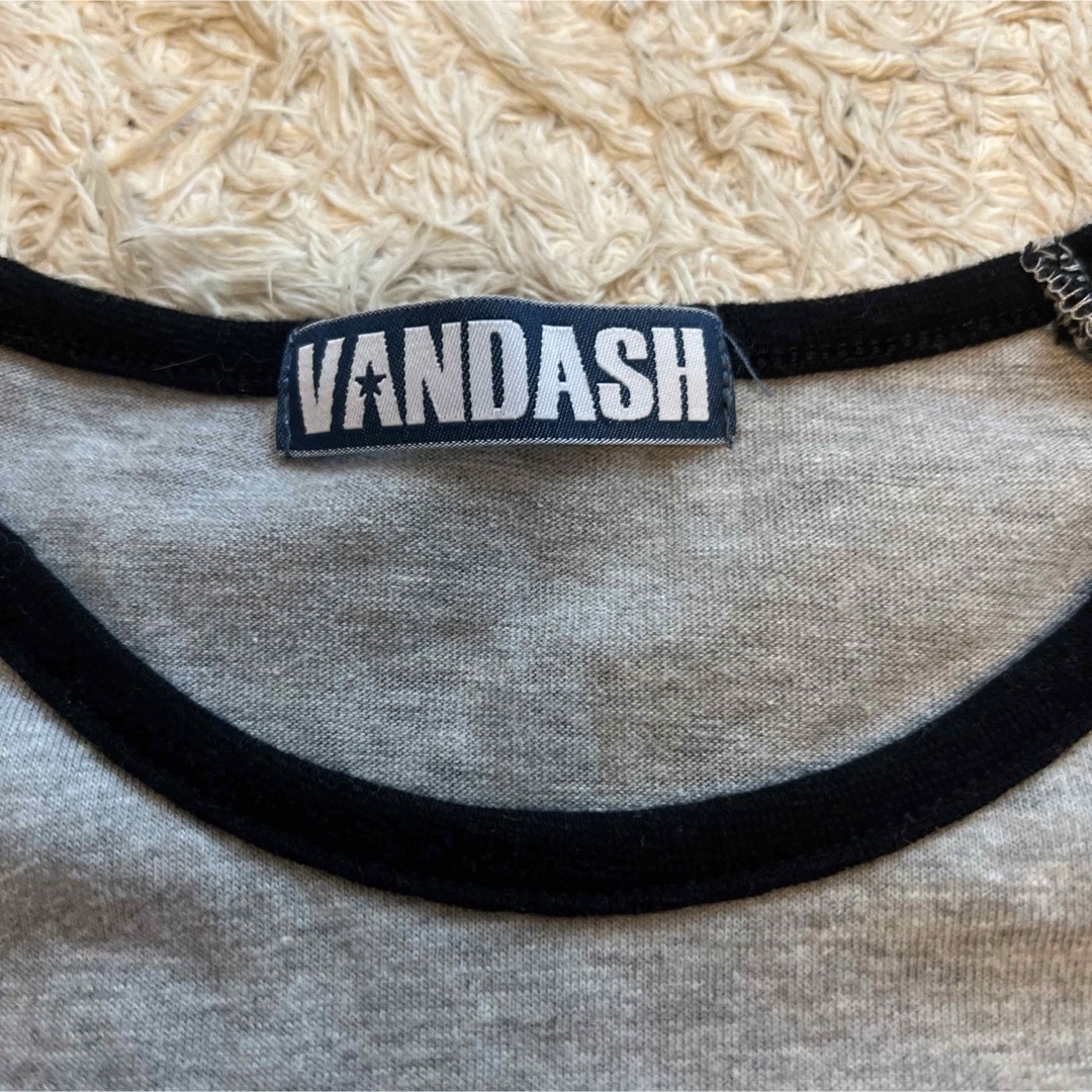 VANDASH 130サイズ　Tシャツ　スニーカー柄 キッズ/ベビー/マタニティのキッズ服男の子用(90cm~)(Tシャツ/カットソー)の商品写真