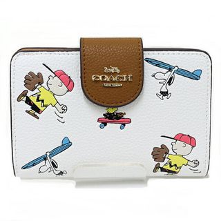 コーチ(COACH)のコーチ×ピーナッツ COACH×PEANUTS コラボ 二つ折り財布 スヌーピー リファインド ペブル レザー C4899 チョーク マルチ 未使用品(財布)