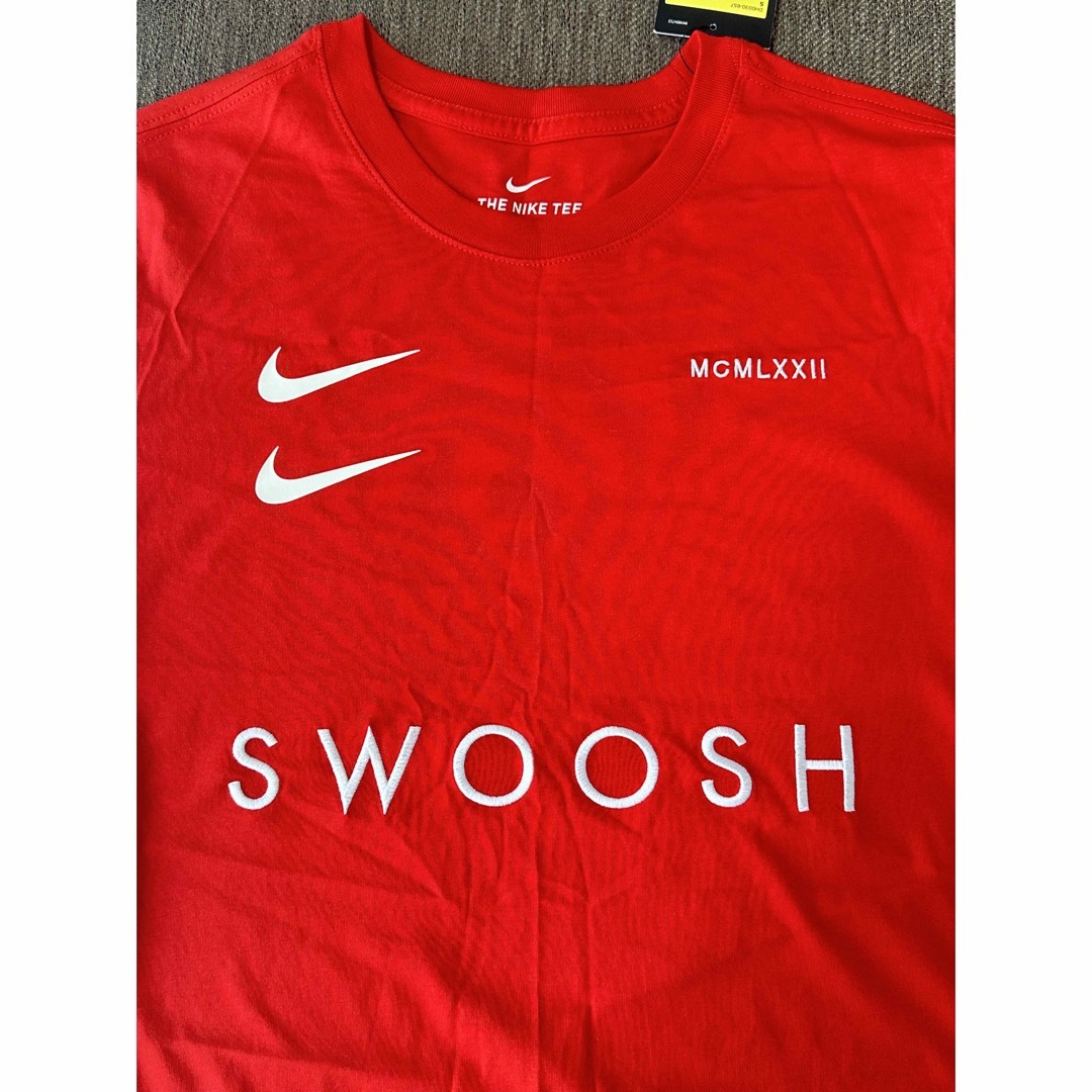 NIKE(ナイキ)の【NIKE】SWOOSH 刺繍ロゴTシャツ　S 【限定生産品】新品未使用タグ付 メンズのトップス(Tシャツ/カットソー(半袖/袖なし))の商品写真