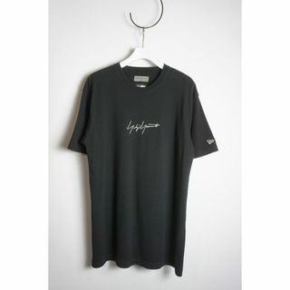 ヨウジヤマモトプールオム(Yohji Yamamoto POUR HOMME)の yohji yamamotoヨウジヤマモトNEW ERA Tシャツ322O▲(Tシャツ/カットソー(半袖/袖なし))