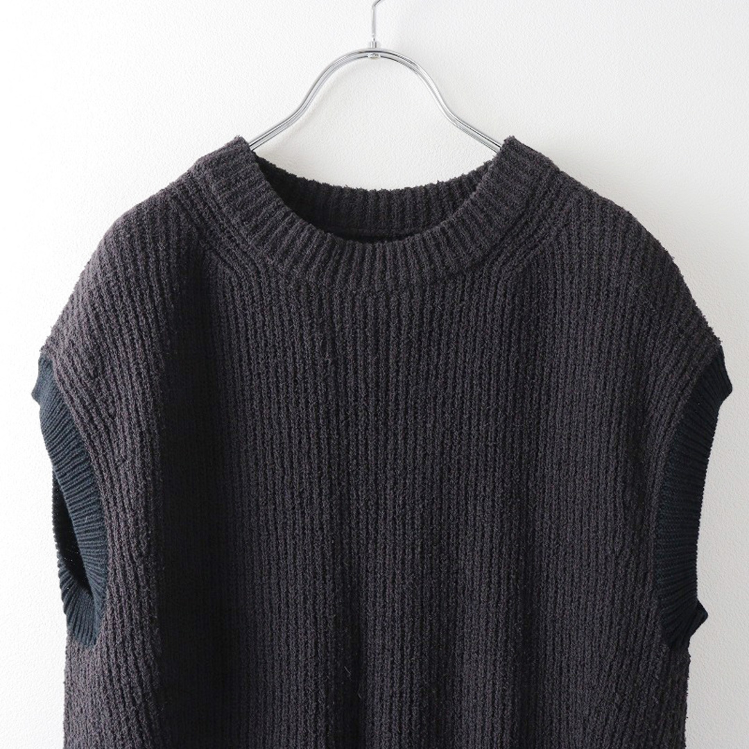 アンフィル unfil cotton boucle ribbed-knit sweater リブ編みニットベスト 1/チャコール トップス【2400013849166】 レディースのトップス(ベスト/ジレ)の商品写真
