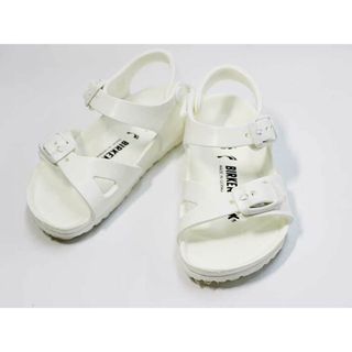 ビルケンシュトック(BIRKENSTOCK)の【夏物 新入荷!】▼ビルケンシュトック/BIRKENSTOCK▼15cm サンダル/シューズ/靴 白×黒 【中古】 子供 キッズ kids  男の子 女の子 夏 shoes 624042(サンダル)