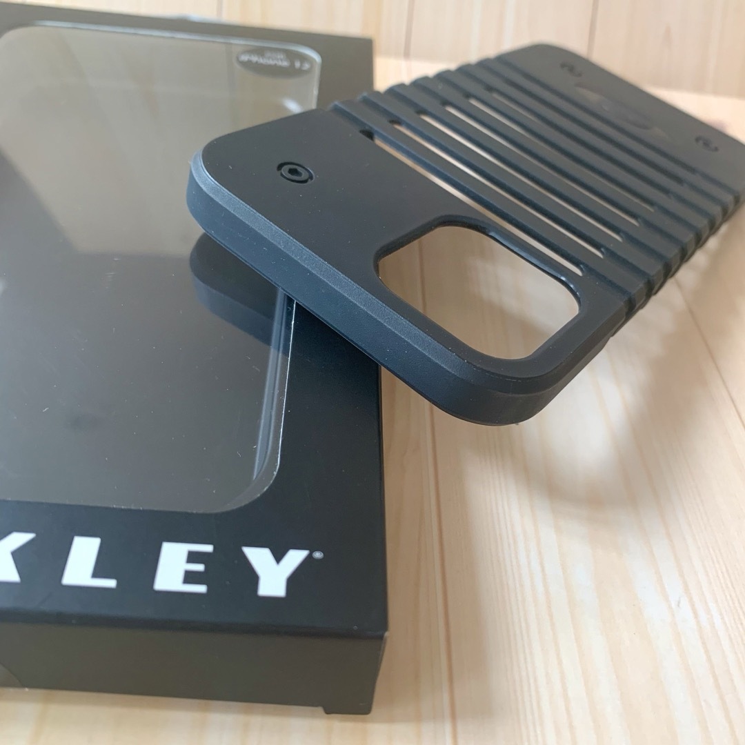 Oakley(オークリー)のOAKLEY スマホケース　 スマホ/家電/カメラのスマホアクセサリー(iPhoneケース)の商品写真