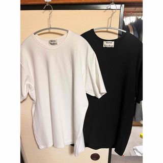 acne Tシャツ　セット　アクネ　ブラック　ホワイト　白　黒　