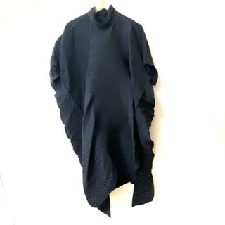 イッセイミヤケ(ISSEY MIYAKE)のISSEYMIYAKE(イッセイミヤケ) ワンピース レディース - 黒 その他 襟/半袖/ロング/プリーツ(その他)