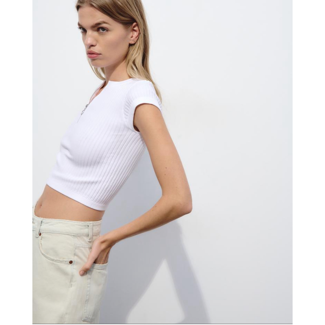 ZARA(ザラ)のZARA  SEAMLESS ジッパー トップス レディースのトップス(Tシャツ(半袖/袖なし))の商品写真