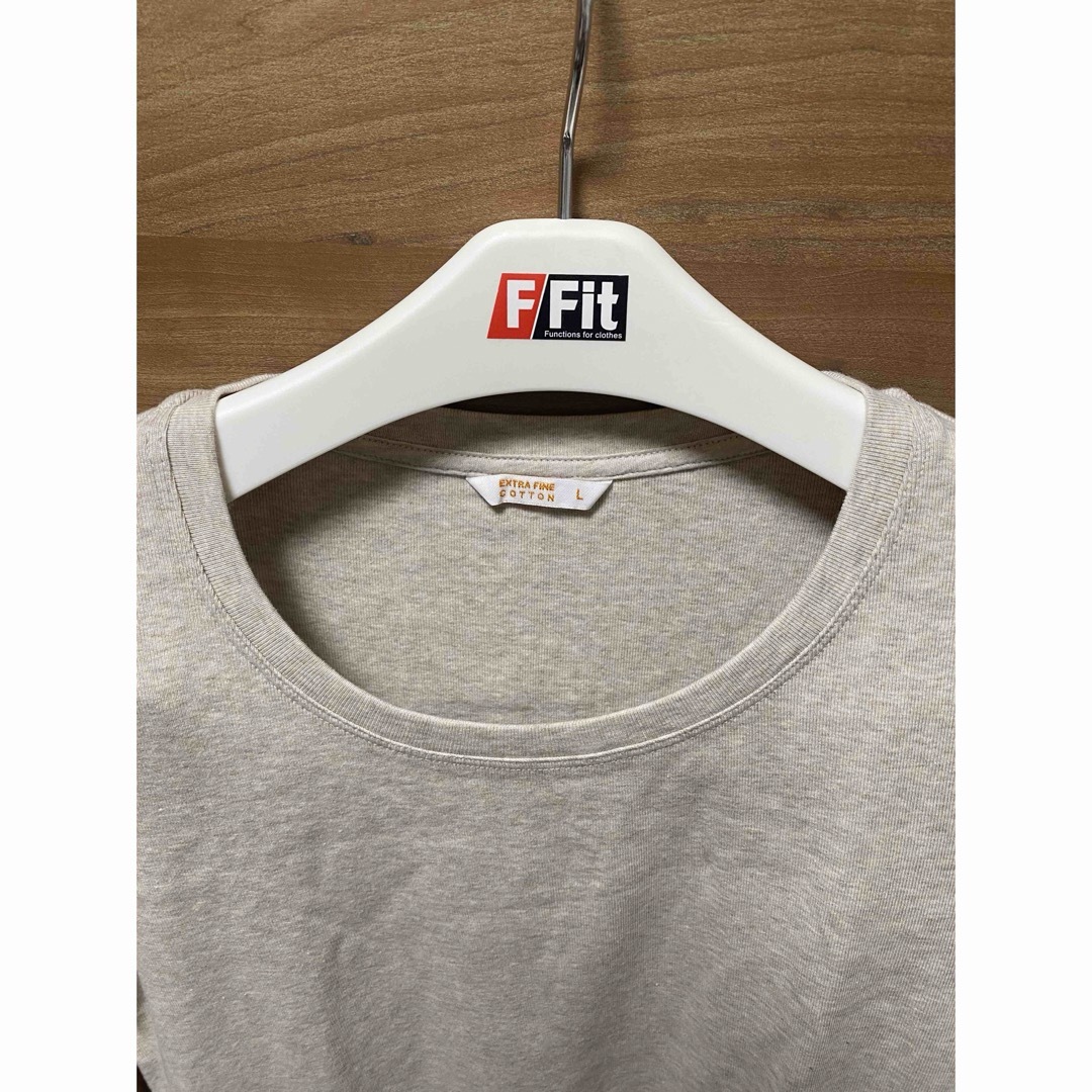 UNIQLO(ユニクロ)の新品未使用　UNIQLO EXTRAFINECOTTON 長袖TシャツＬサイズ レディースのトップス(Tシャツ(長袖/七分))の商品写真