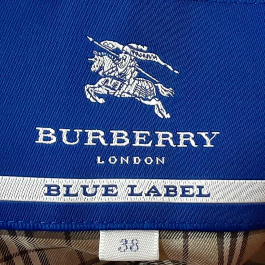 BURBERRY BLUE LABEL(バーバリーブルーレーベル)のBurberry Blue Label(バーバリーブルーレーベル) コート サイズ38 M レディース美品  - レッド 長袖/ライダース風/プリーツ/春/秋 レディースのジャケット/アウター(その他)の商品写真