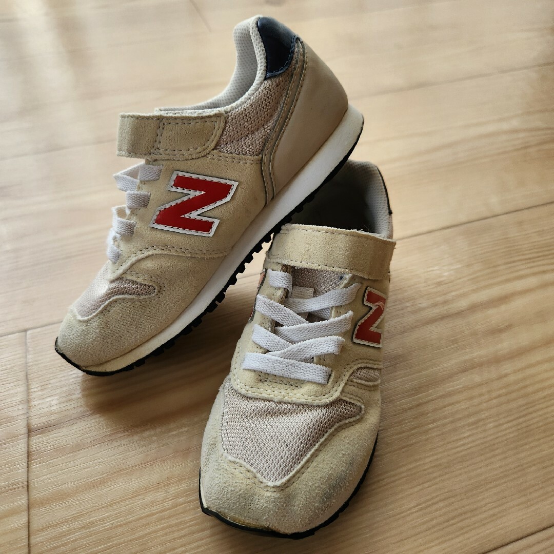 New Balance(ニューバランス)のニューバランス☆new balance☆キッズ スニーカー☆373☆18cm☆白 キッズ/ベビー/マタニティのキッズ靴/シューズ(15cm~)(スニーカー)の商品写真