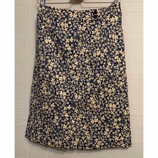 トッカ(TOCCA)のトッカ TOCCA スカート コットン 花柄シルエット(ひざ丈スカート)