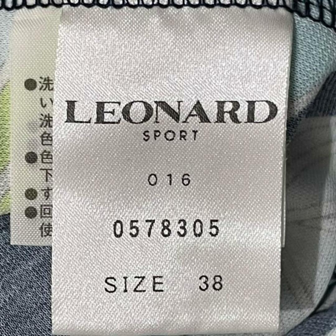 LEONARD SPORT(レオナールスポーツ) 半袖Tシャツ サイズ38 M レディース美品  - ダークネイビー×ライトブルー×マルチ Vネック/花柄 レディースのトップス(Tシャツ(半袖/袖なし))の商品写真