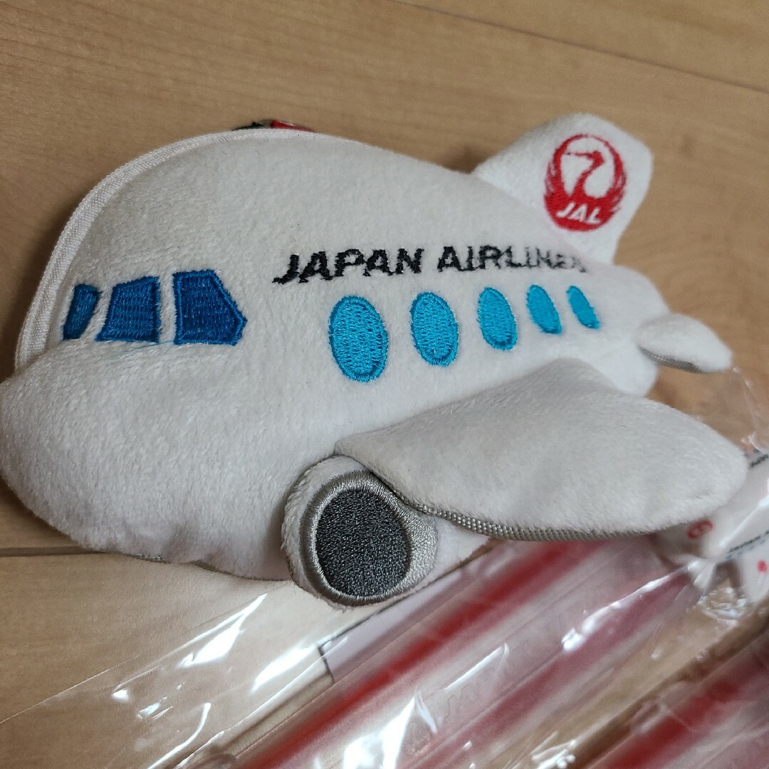 JAL(日本航空)(ジャル(ニホンコウクウ))のヒヒヒ、飛行機のデザインがカワちぃ！JALオリジナルキッズお箸(新品 スポーツ/アウトドアのアウトドア(食器)の商品写真