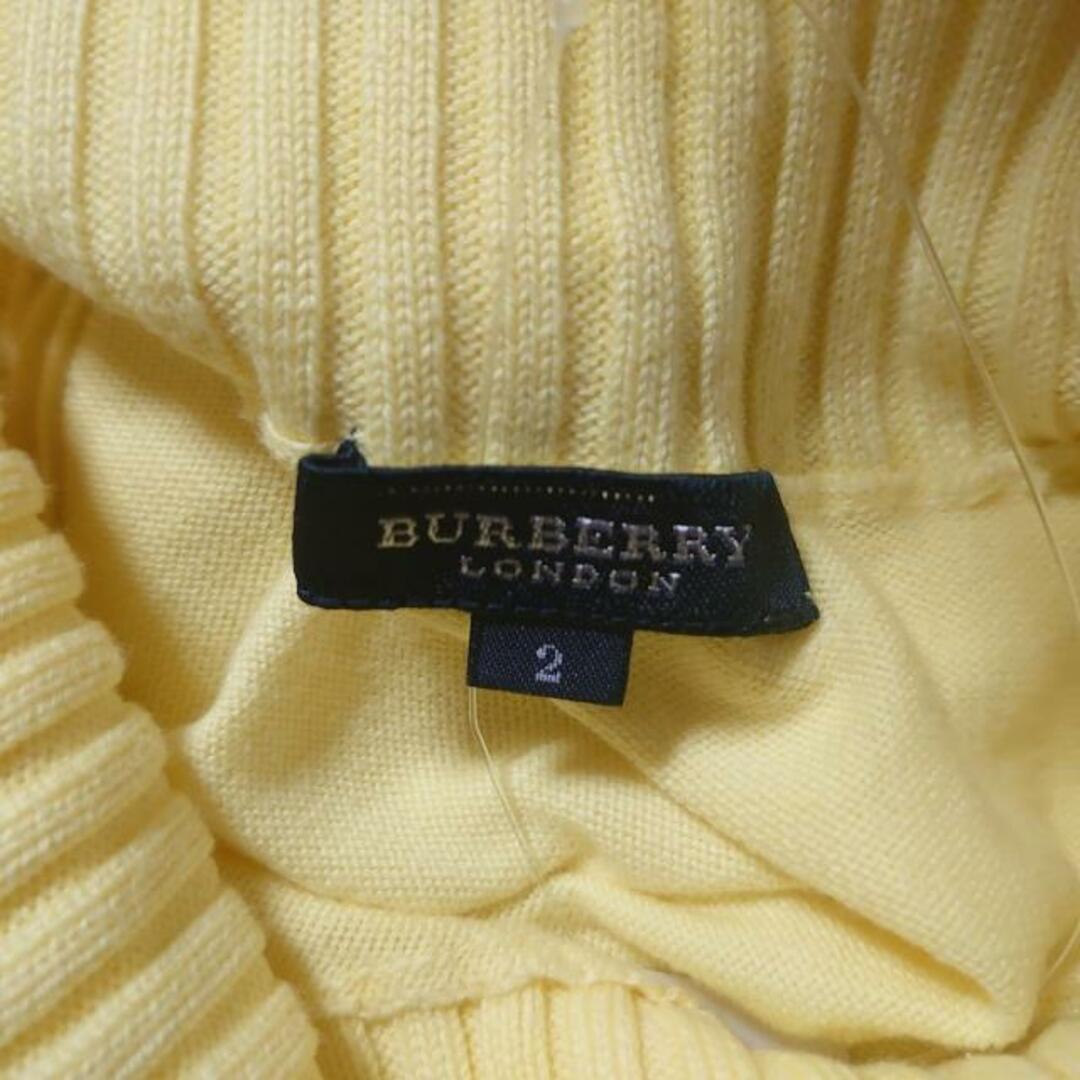 Burberry LONDON(バーバリーロンドン) ノースリーブセーター サイズ2 M レディース美品  - イエロー タートルネック レディースのトップス(ニット/セーター)の商品写真