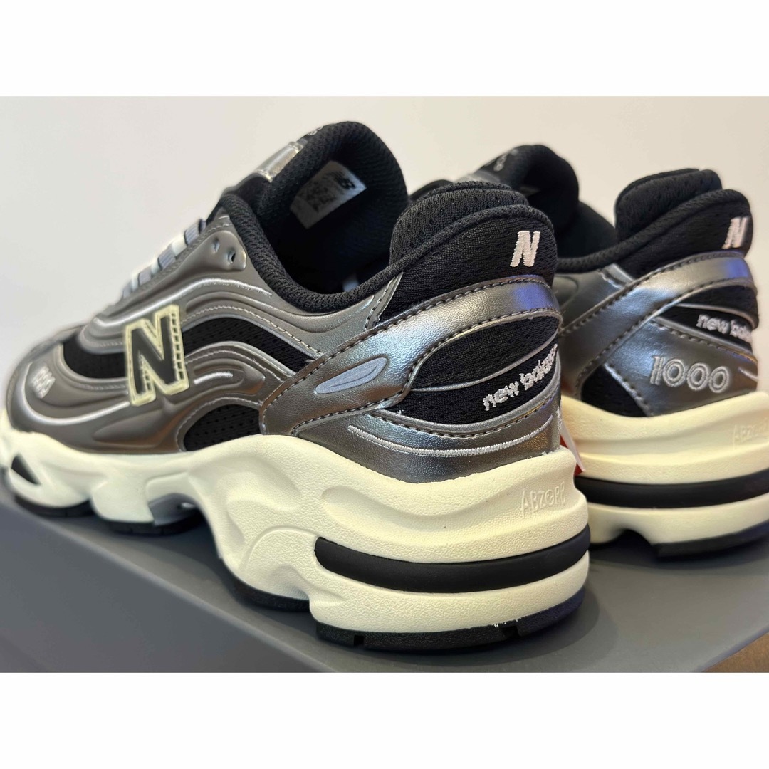 New Balance(ニューバランス)のNewモデル！New Balance M1000SL 26.5㎝ ニューバランス メンズの靴/シューズ(スニーカー)の商品写真