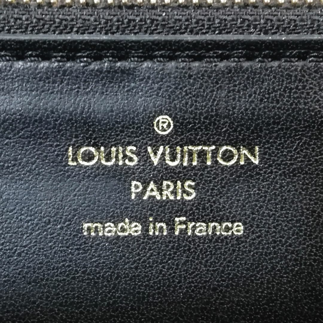 LOUIS VUITTON(ルイヴィトン)の【美品】ルイ・ヴィトン（トリヨン×パイソン）ポルトフォイユ・カプシーヌ　黒 レディースのファッション小物(財布)の商品写真