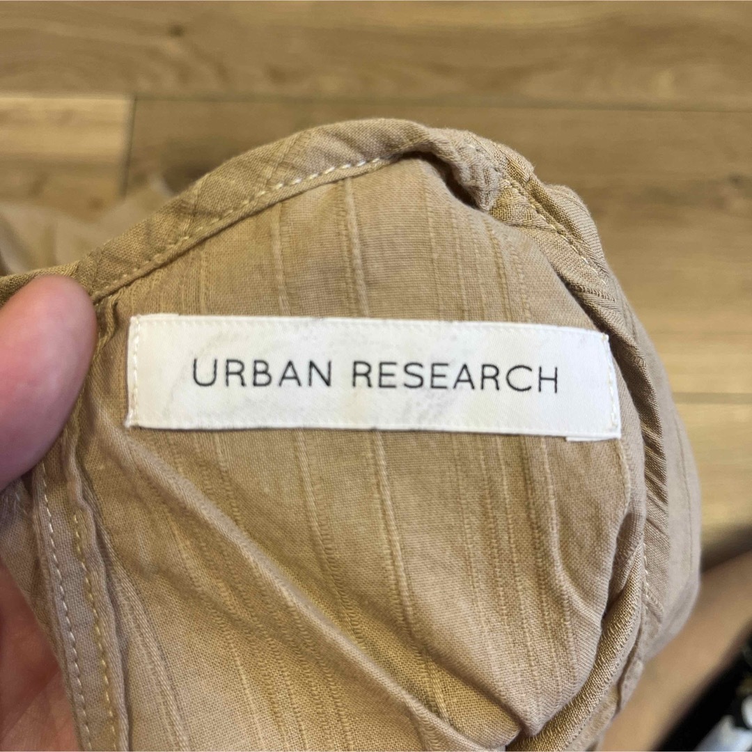 URBAN RESEARCH(アーバンリサーチ)のアーバンリサーチ　ノースリーブ　夏　トップス レディースのトップス(カットソー(半袖/袖なし))の商品写真