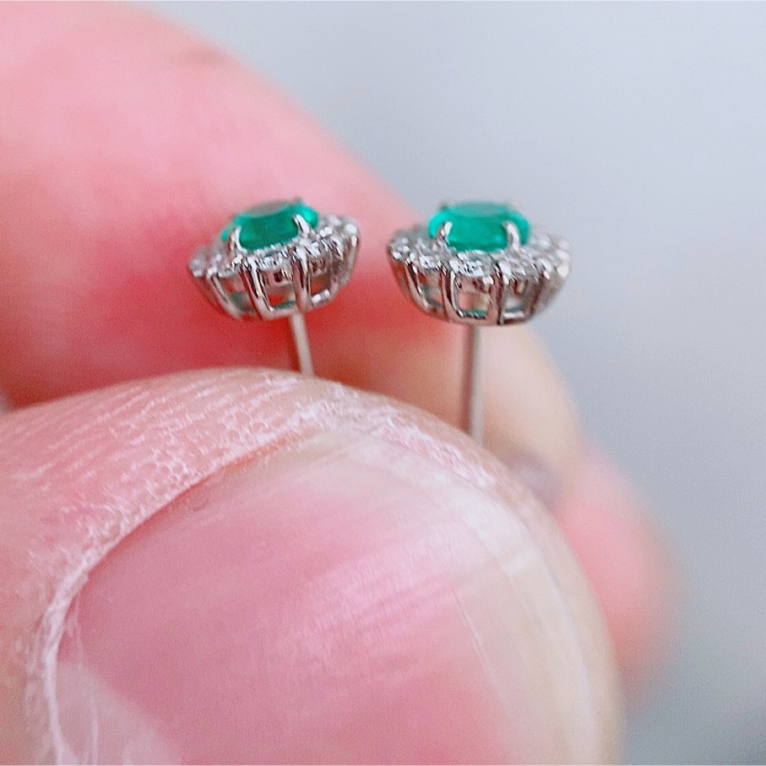 ★0.33ct★✨エメラルド0.18ctダイヤモンドプラチナピアスイヤリング レディースのアクセサリー(ピアス)の商品写真