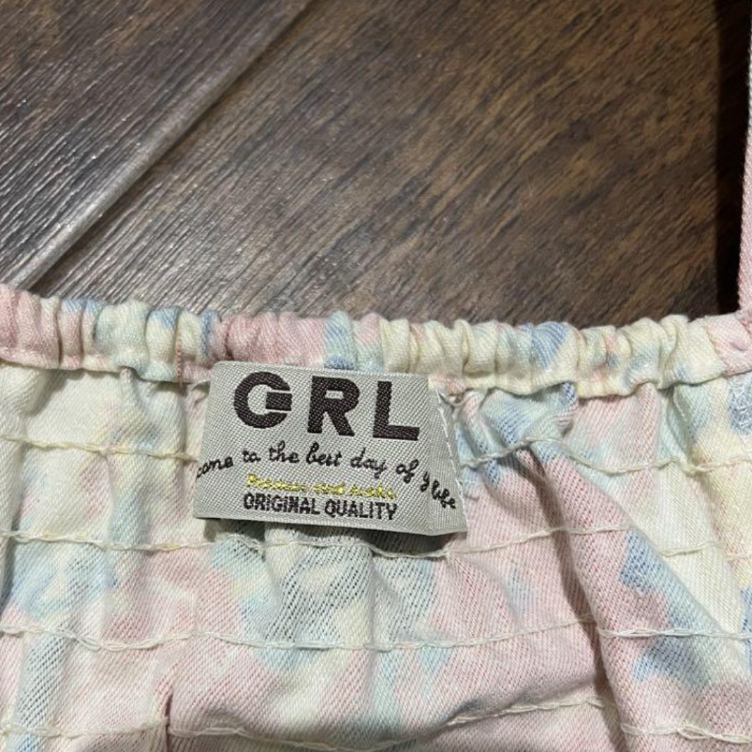 GRL(グレイル)のグレイル GRL トップス ノースリーブ ペプラム ペプラムトップス 花柄 レディースのトップス(カットソー(半袖/袖なし))の商品写真