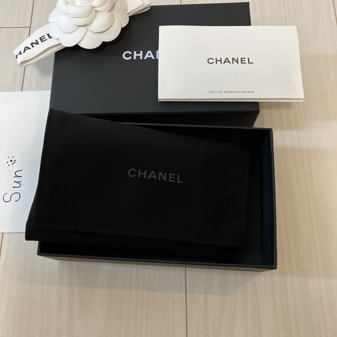 CHANEL(シャネル)のCHANEL  マトラッセ　カードケース　新品 レディースのファッション小物(コインケース)の商品写真