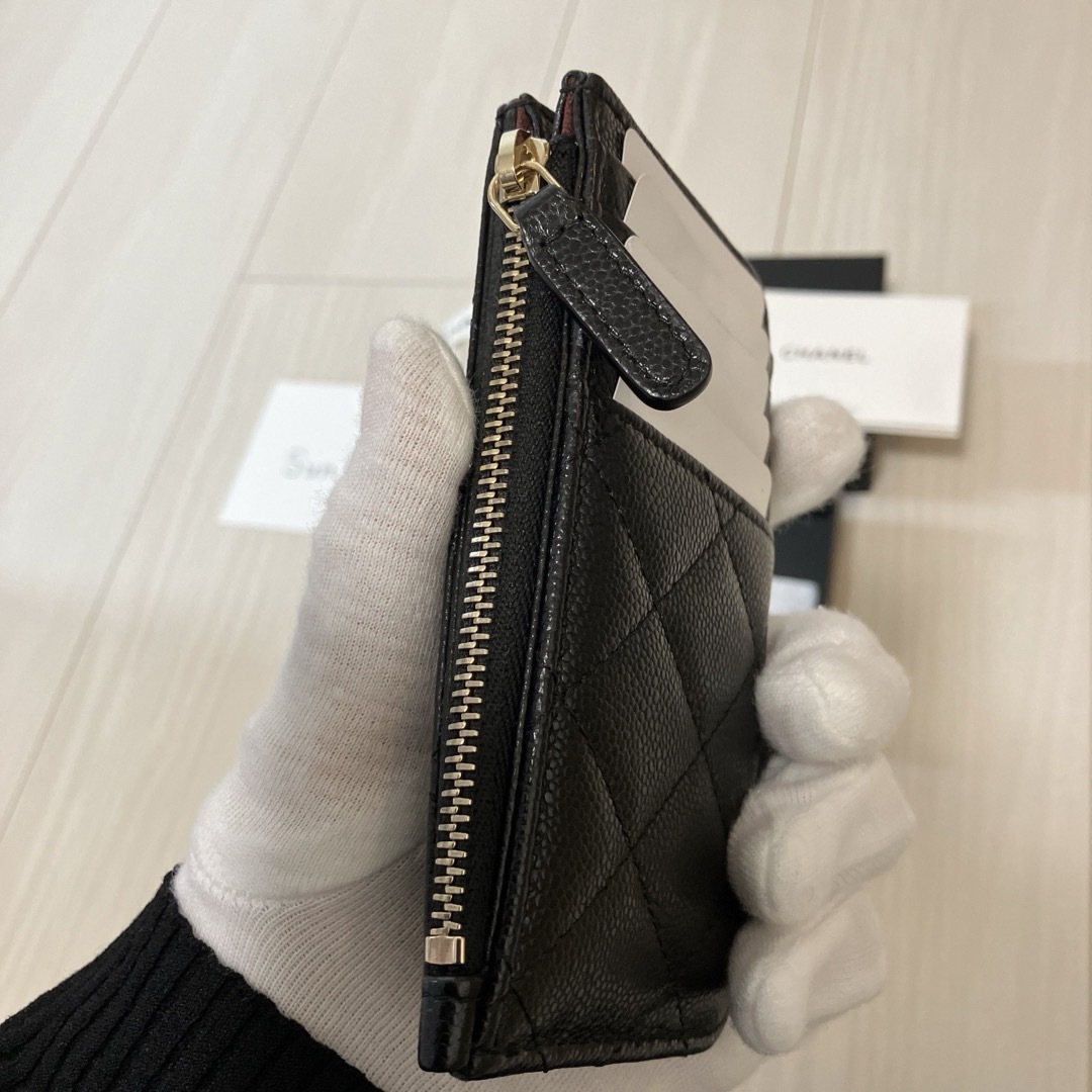 CHANEL(シャネル)のCHANEL  マトラッセ　カードケース　新品 レディースのファッション小物(コインケース)の商品写真