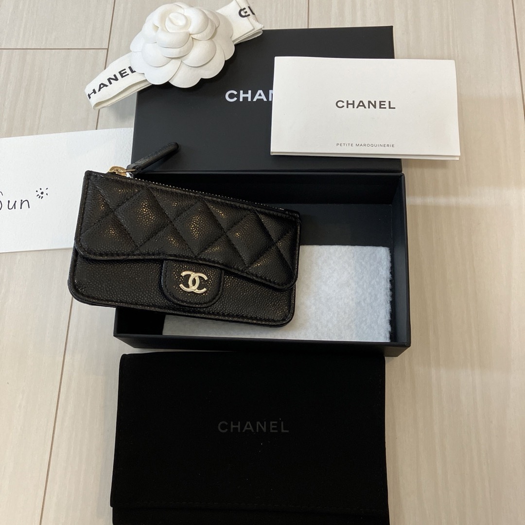 CHANEL(シャネル)のCHANEL  マトラッセ　カードケース　新品 レディースのファッション小物(コインケース)の商品写真