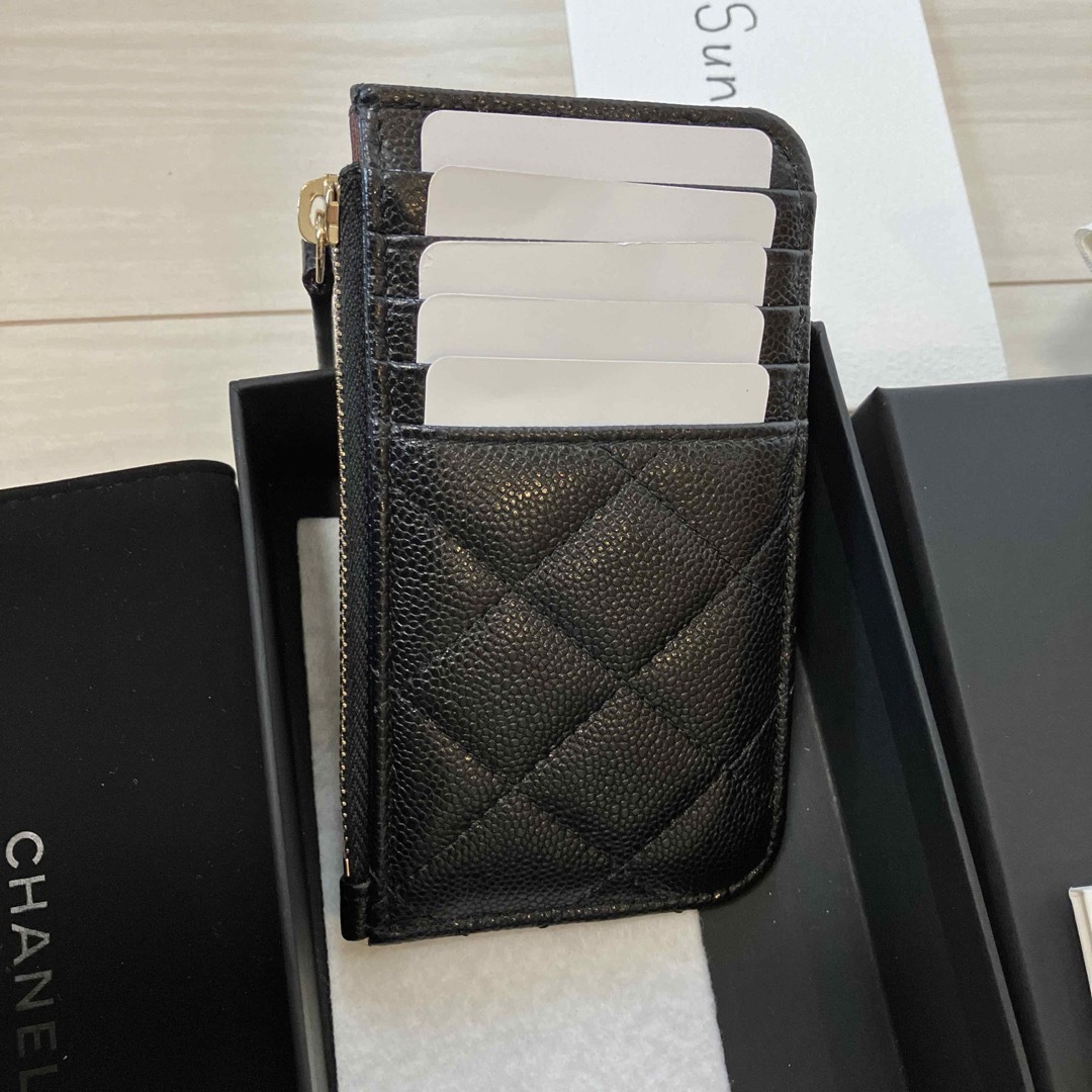 CHANEL(シャネル)のCHANEL  マトラッセ　カードケース　新品 レディースのファッション小物(コインケース)の商品写真