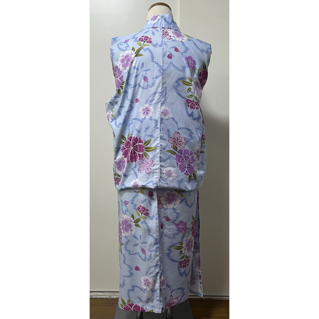 呉服屋購入】浴衣　ゆかた  肌が綺麗に見える水色×桜柄　綿100 洗濯可 レディースの水着/浴衣(浴衣)の商品写真