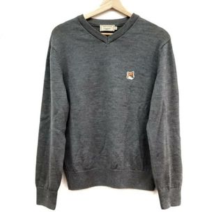 メゾンキツネ(MAISON KITSUNE')のMAISON KITSUNE(メゾンキツネ) 長袖セーター サイズXS メンズ美品  - グレー Vネック/キツネ(ニット/セーター)