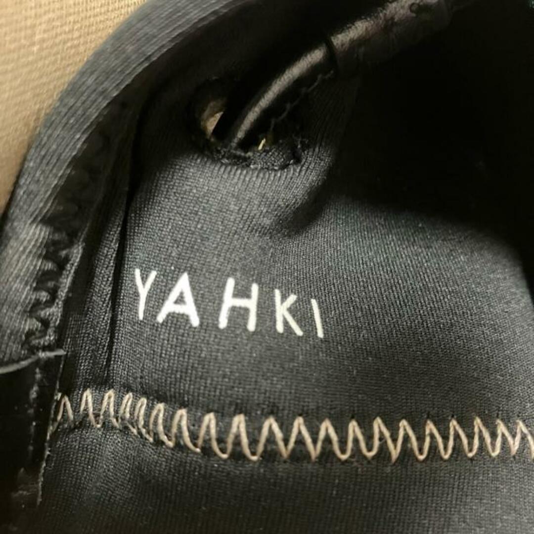 YAHKI(ヤーキ) ショルダーバッグ - グレーベージュ×黒 巾着型 化学繊維×レザー レディースのバッグ(ショルダーバッグ)の商品写真