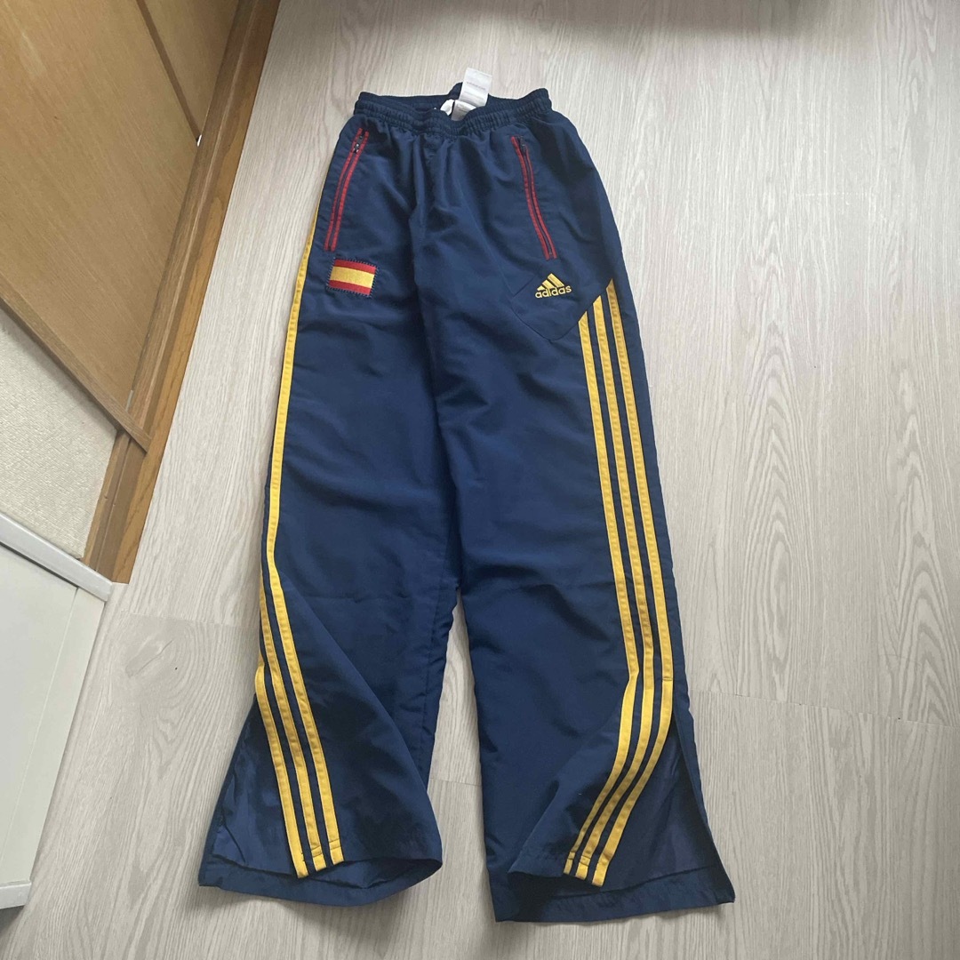 adidas(アディダス)のパンツ　adidas  150 キッズ/ベビー/マタニティのキッズ服男の子用(90cm~)(パンツ/スパッツ)の商品写真