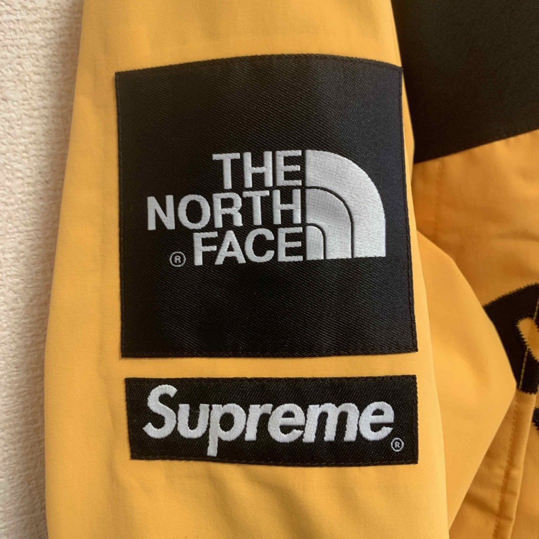 Supreme(シュプリーム)のSupreme Arc Logo Mountain Parka yellow メンズのジャケット/アウター(ナイロンジャケット)の商品写真