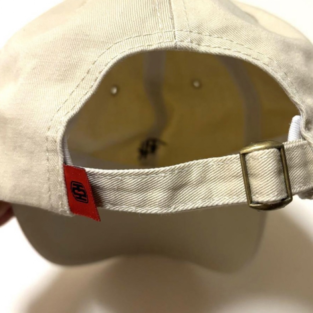 Ron Herman(ロンハーマン)の【新品未使用】RHロゴ　ベースボールキャップ　ベージュ　男女兼用 メンズの帽子(キャップ)の商品写真