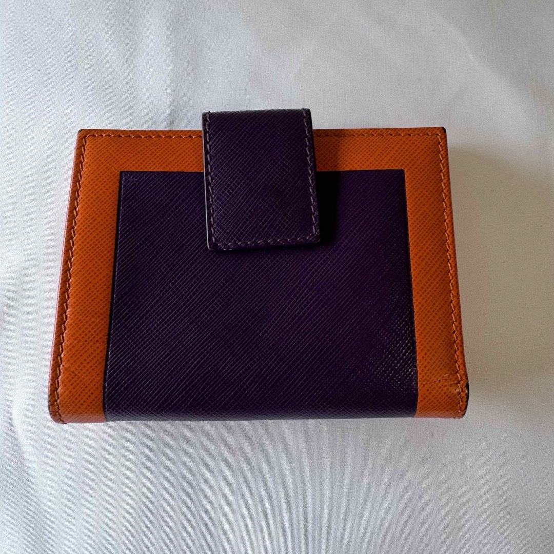 Salvatore Ferragamo(サルヴァトーレフェラガモ)のサルバトーレフェラガモ Wホック財布 レザー オレンジ　二つ折り財布 レディースのファッション小物(財布)の商品写真