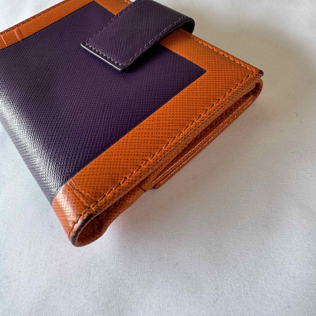 Salvatore Ferragamo(サルヴァトーレフェラガモ)のサルバトーレフェラガモ Wホック財布 レザー オレンジ　二つ折り財布 レディースのファッション小物(財布)の商品写真