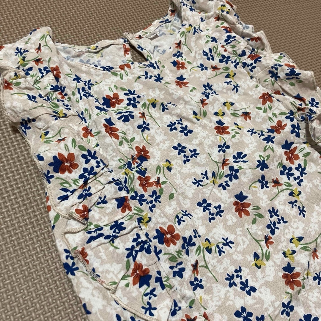 夏用トップス　２着セット　サイズ100 まとめ売り キッズ/ベビー/マタニティのキッズ服女の子用(90cm~)(Tシャツ/カットソー)の商品写真