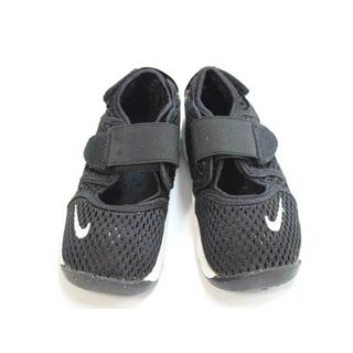 ナイキ(NIKE)の【夏物 新入荷!】現行▼ナイキ/NIKE▼13cm シューズ/サンダル/靴 黒×白 エアリフト アウトドア キャンプ 川遊び 水遊び プール 海水浴【中古】 子供 キッズ kids ベビー baby 男の子 女の子 夏 shoes seasonal 324042(その他)