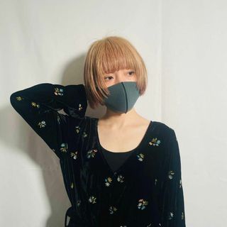 レイビームス(Ray BEAMS)の希少 Ray BEAMS ベロア 花柄刺繍 パイピングワンピース ドレス 前開き(その他)