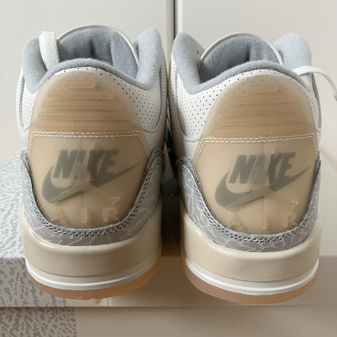Jordan Brand（NIKE）(ジョーダン)の新品 Nike エアジョーダン3 レトロ クラフト アイボリー 27.5cm メンズの靴/シューズ(スニーカー)の商品写真