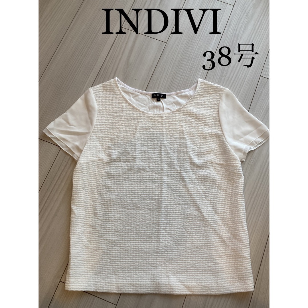 INDIVI(インディヴィ)の【美品！値下げ不可】INDIVI 白　半袖ブラウス 異素材　手洗い可 レディースのトップス(シャツ/ブラウス(半袖/袖なし))の商品写真