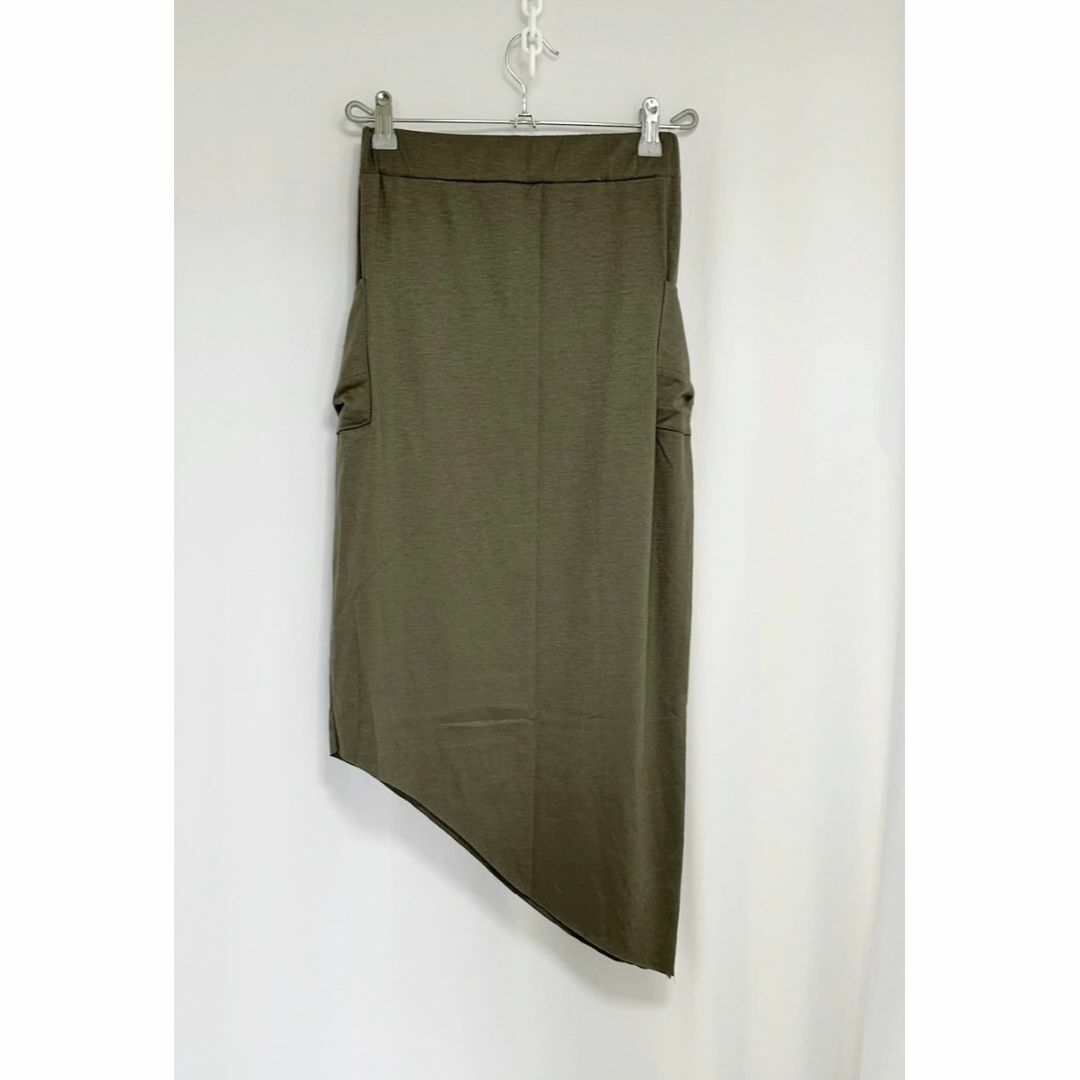 ミディタイトスカート サイドアシンメトリー ポケットデザイン ウエストゴム レディースのスカート(その他)の商品写真