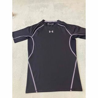 アンダーアーマー(UNDER ARMOUR)のアンダーアーマー  ヒートギア　コンプレショッンシャツ　黒(Tシャツ/カットソー(半袖/袖なし))