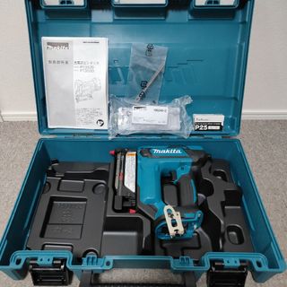 マキタ(Makita)のほぼ新品! 　マキタ　18V　充電式ピンタッカ　PT353DZK　セット(その他)