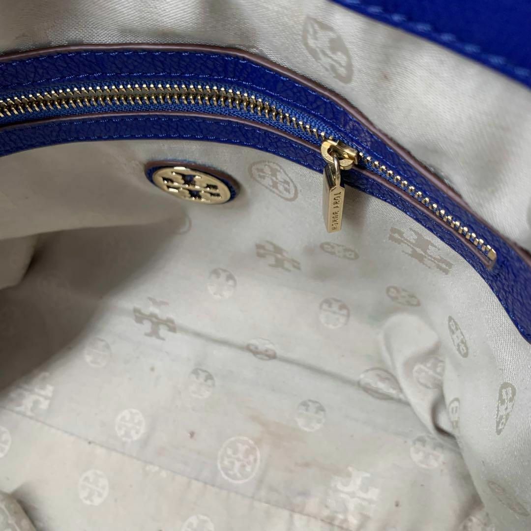 Tory Burch(トリーバーチ)のトリーバーチ チェーン トートバッグ 青 ブルー シボ革 肩掛け レディースのバッグ(トートバッグ)の商品写真