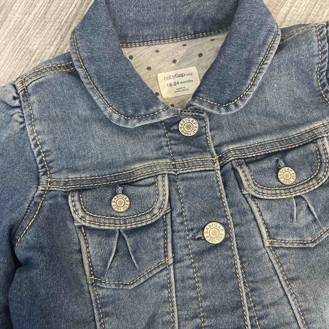 GAP(ギャップ)のgジャン 18ヶ月から24ヶ月　日本90サイズ キッズ/ベビー/マタニティのキッズ服女の子用(90cm~)(ジャケット/上着)の商品写真