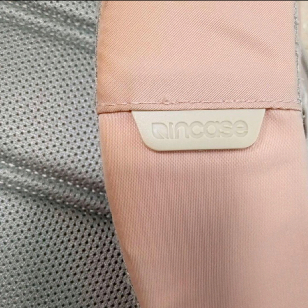 Incase(インケース)のincase リュック　ピンク レディースのバッグ(リュック/バックパック)の商品写真