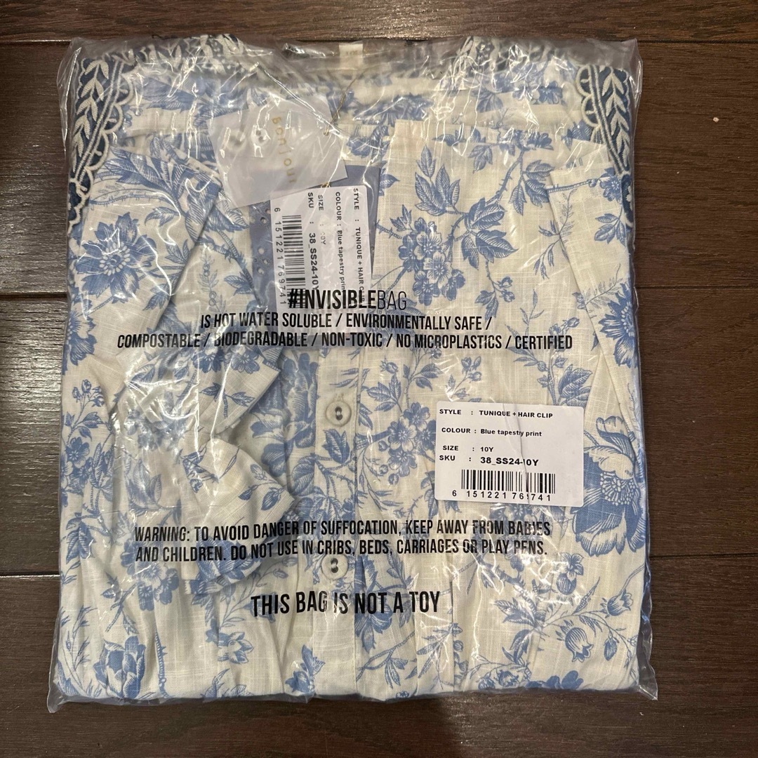 Bonjour Blue flower wallpaper tunic 10Y キッズ/ベビー/マタニティのキッズ服女の子用(90cm~)(ワンピース)の商品写真