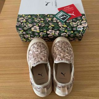 プーマ(PUMA)のPUMA シューズ　LIBERTY コラボ(スニーカー)