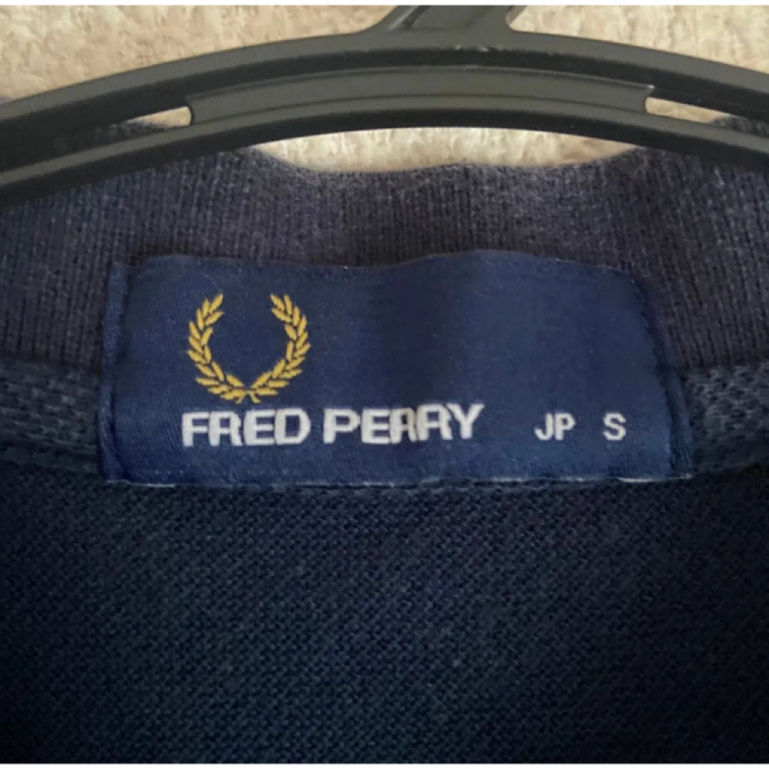 FRED PERRY(フレッドペリー)のFRED PERRY ポロシャツワンピ　フレッドペリー　ネイビー レディースのワンピース(ミニワンピース)の商品写真