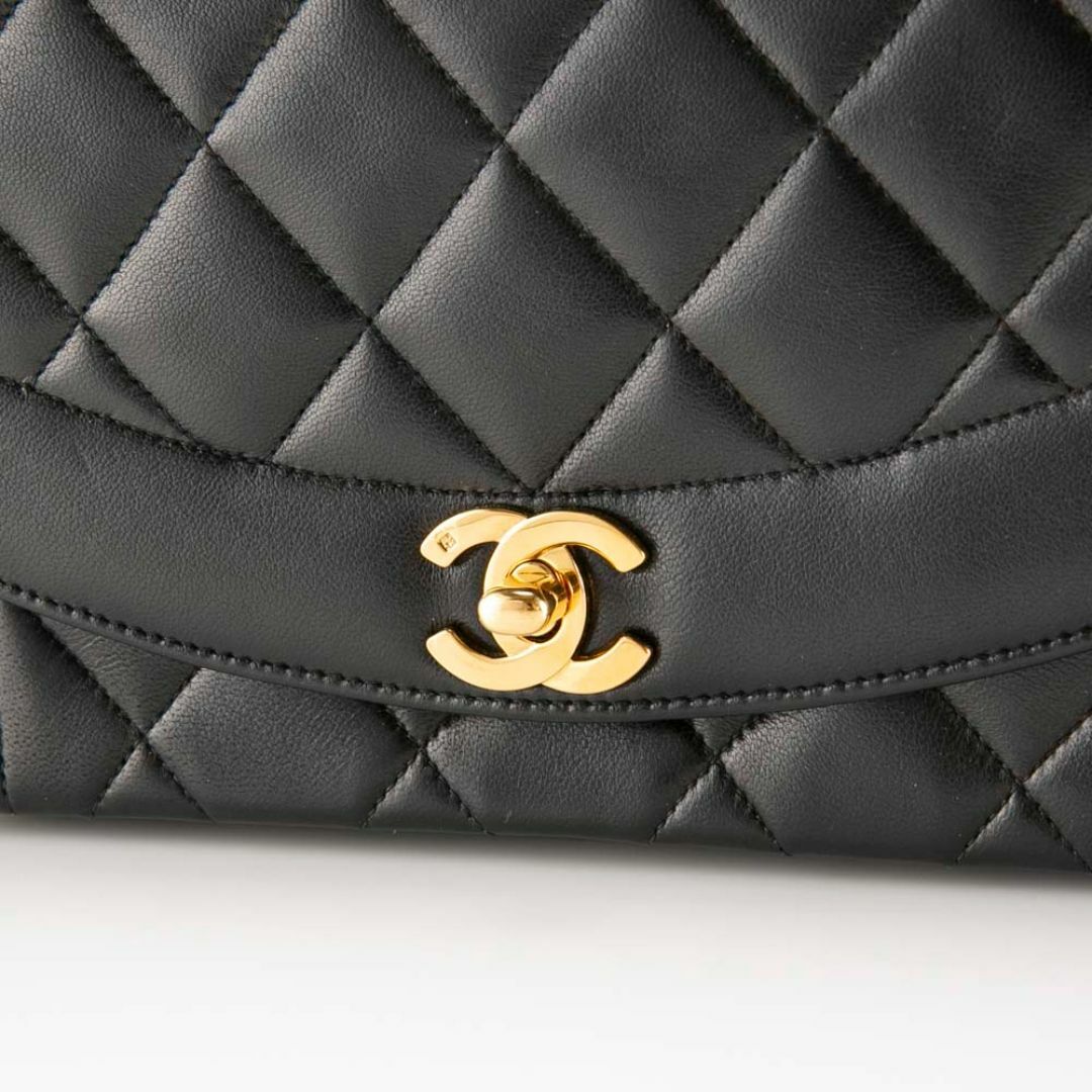 CHANEL(シャネル)のシャネル CHANEL ショルダーバッグ ラムスキンダイアナ#22 A01164 レディースのバッグ(ショルダーバッグ)の商品写真