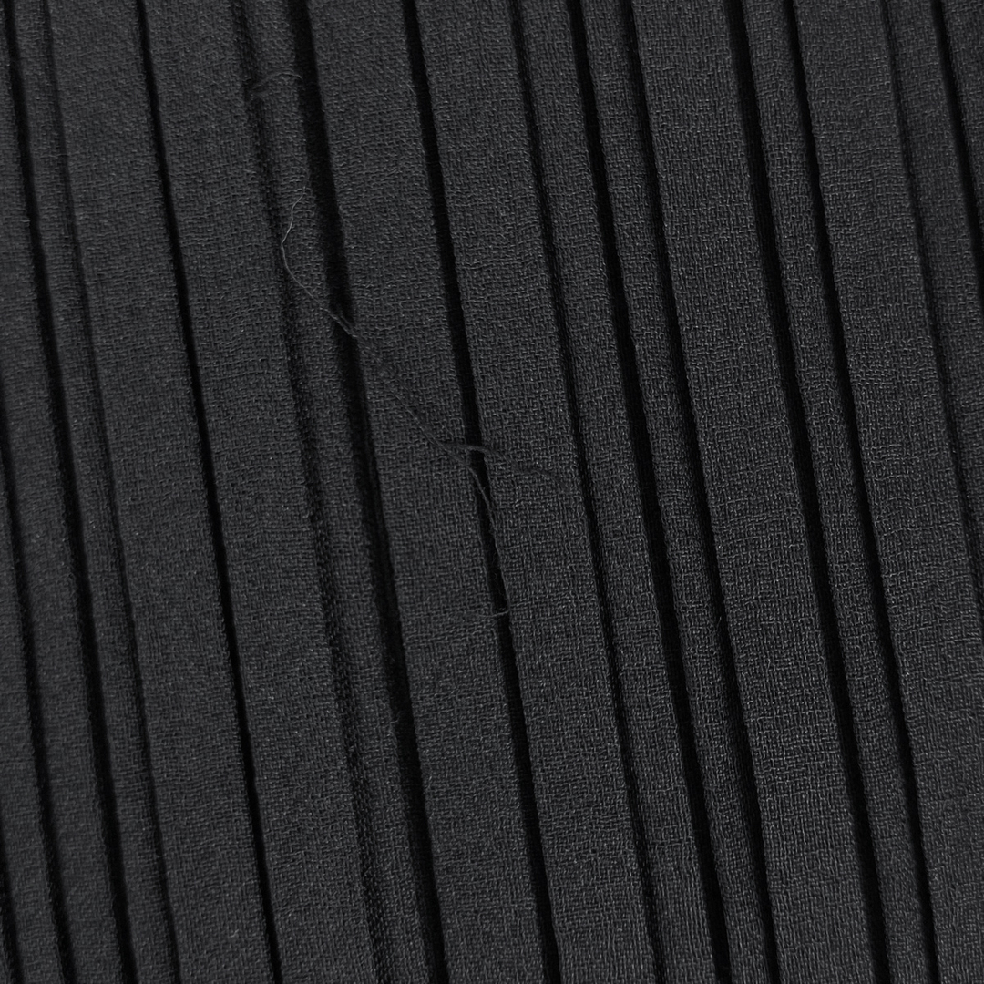 ISSEY MIYAKE(イッセイミヤケ)のイッセイミヤケ ラップ プリーツ スカート レディース M 【中古】 レディースのスカート(ひざ丈スカート)の商品写真